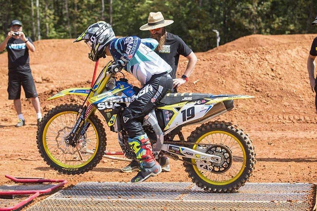 Best Motocross Holeshot Training Device: Complete Buyer's Guide - Risk Racing