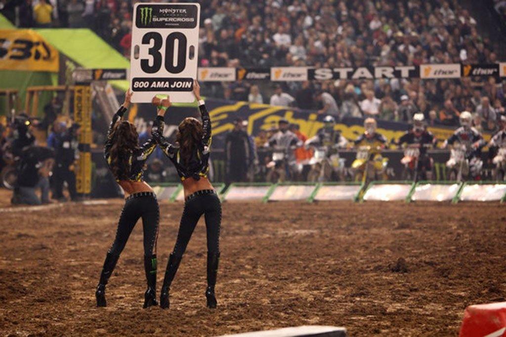 How to Get a Holeshot in Motocross: The Complete Guide - Risk Racing