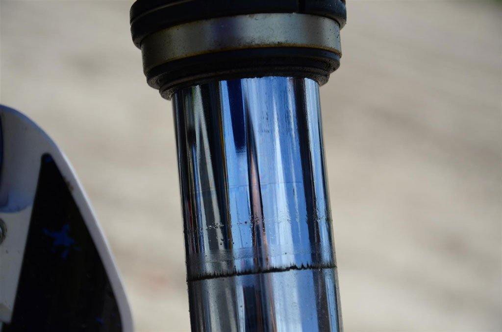 Can You Ride with a Bad Fork Seal? - Risk Racing